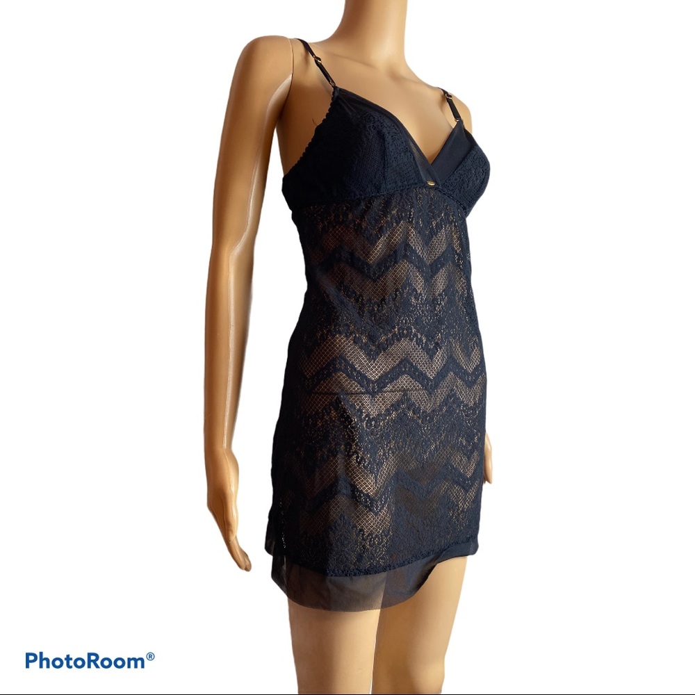 Victoria’s Secret very sexy  chamise size medium